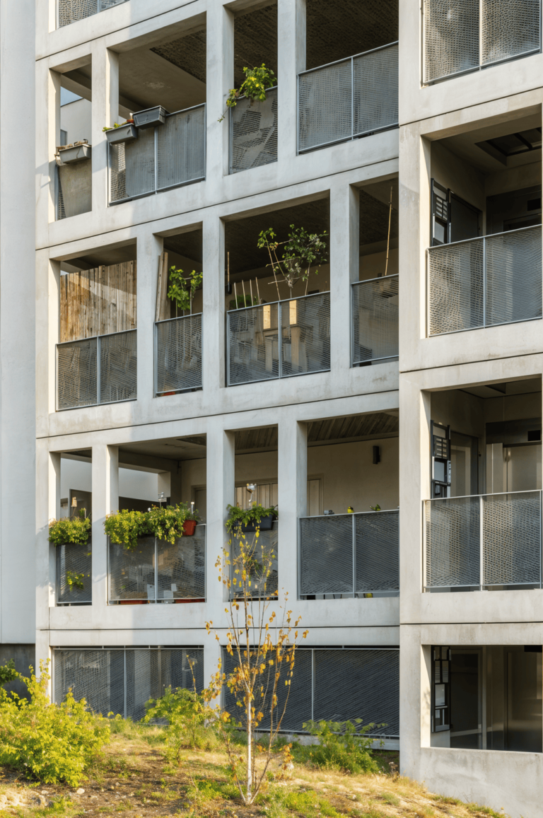 Zoom sur balcons 3D en béton préfabriqué – projet Clairsienne