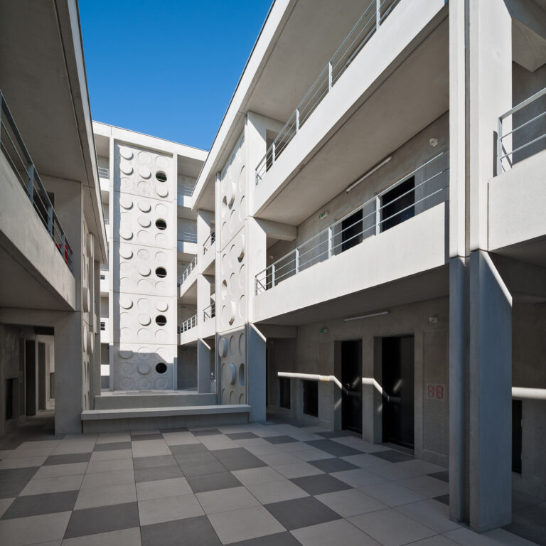 AZIYADE_logements_sociaux_réalisation_Hobo_CIR_PREFA_La Rochelle_Crous Poitiers