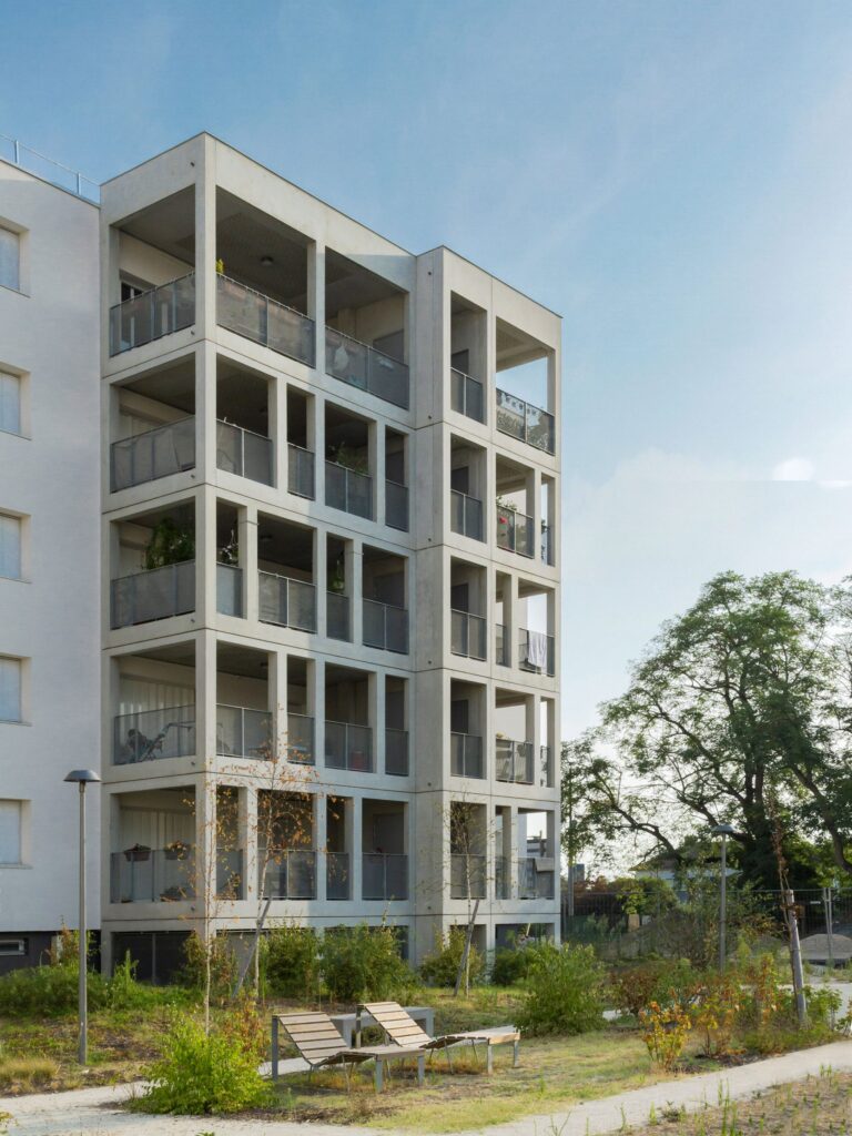 CHAMBÉRY_balcons_logements_réalisation_HOBO_CIR_PREFA_Bordeaux_Villenave_d'Ornon