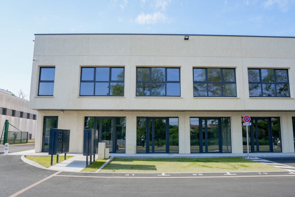 Pique_Tuile_St_Germain_du_Puch_réalisation_CIR_PREFA_locaux_activités_2