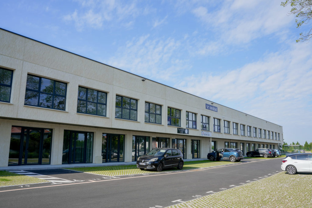 Pique_Tuile_St_Germain_du_Puch_réalisation_CIR_PREFA_locaux_activités_6